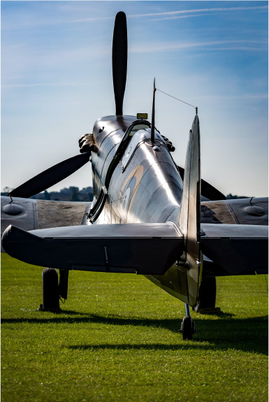 Vintage Airplane WWII Pilot QHHT